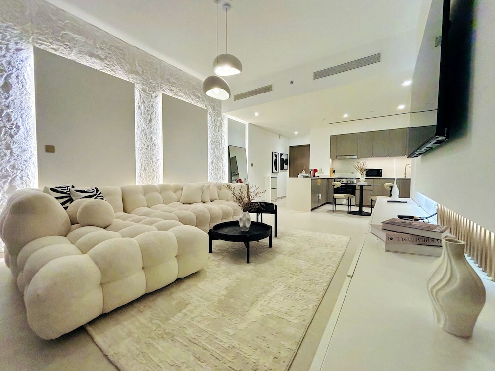 Luxury 1BR 5 star Apt Burj Khalifa View
