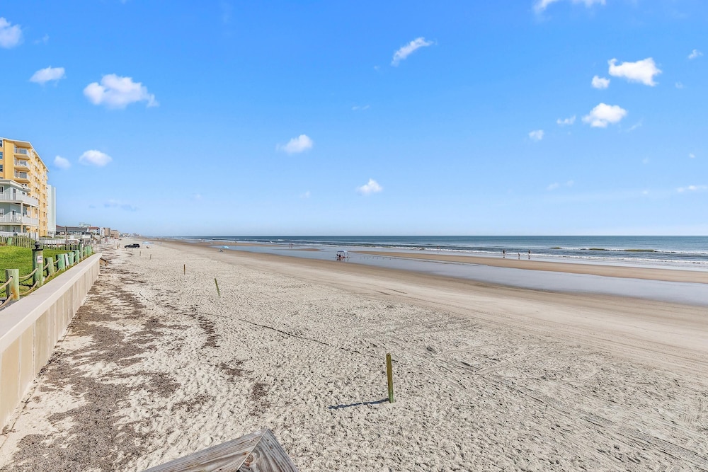 Chateau by the Sea 34B