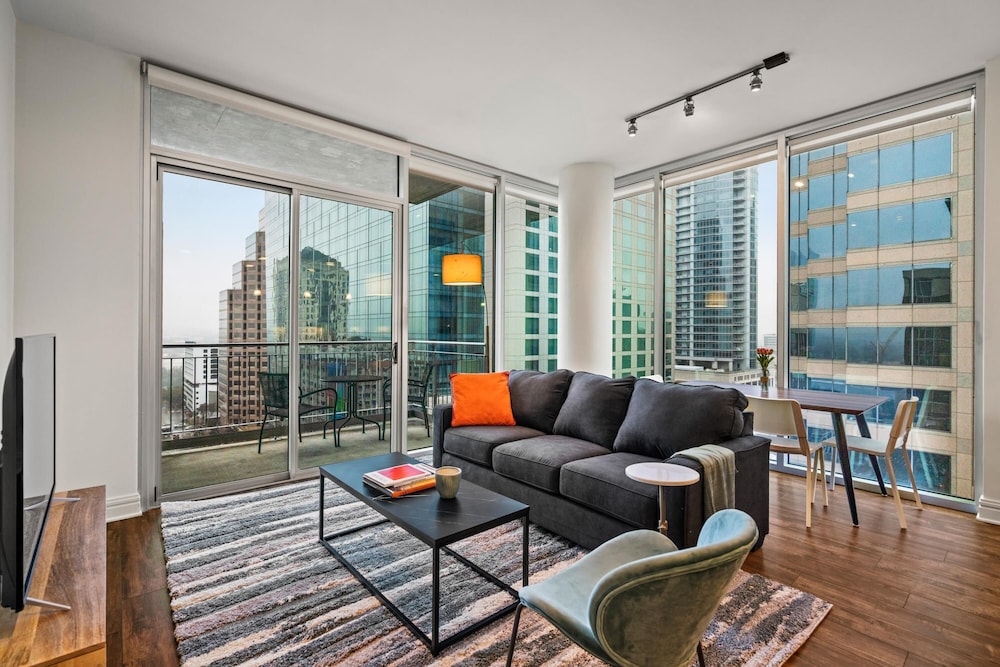 Austin Central 2BD 2BA Apartment view 3
