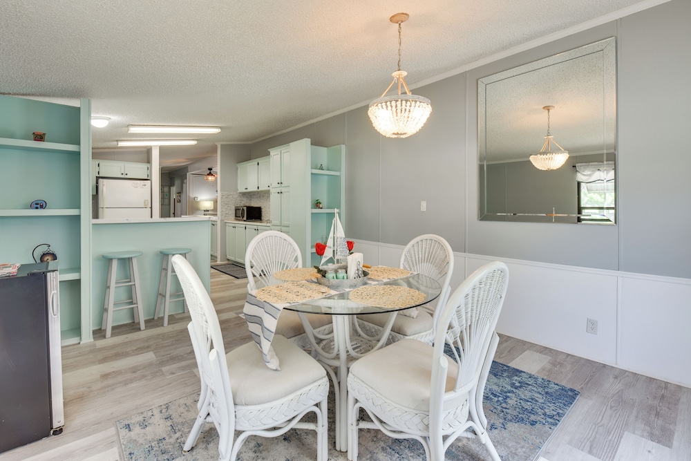 PCB Family Home w/ Sunroom, 1 Mi to Shore!
