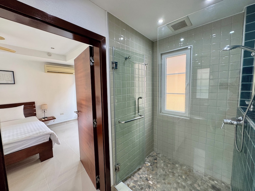 Siam Royal View Beachfront Villa by PSR