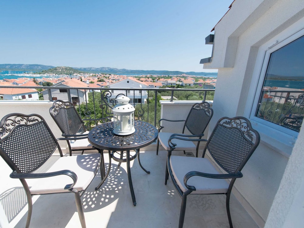 Apartment in Murter Near Beach and Pool view 4