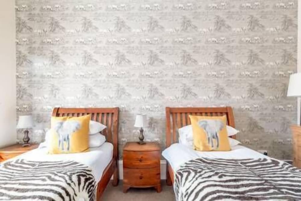 Maya's Glasgow Holiday Homes