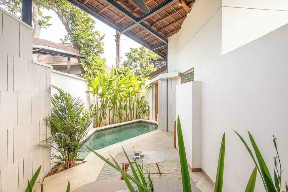 Opulent 1-br Villa Just 800m From Canggu Beach