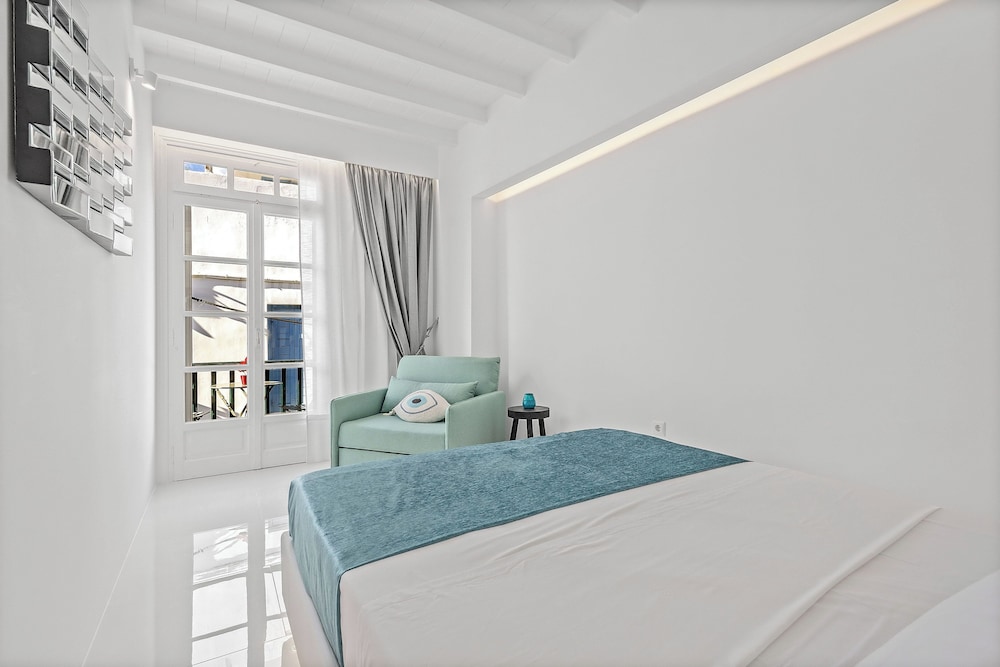 Heart of Mykonos Suites