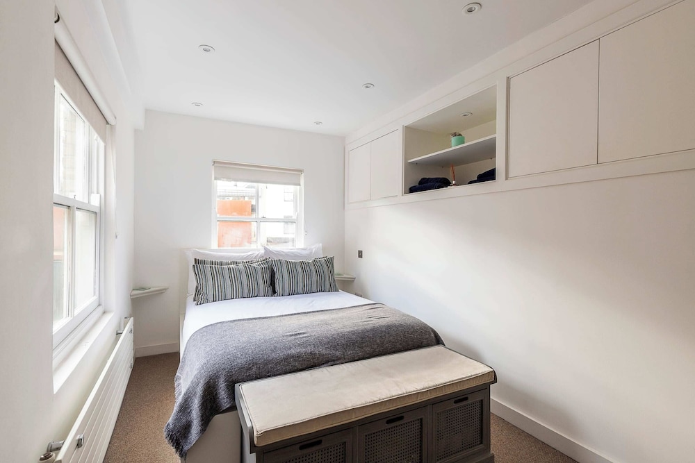 Charming Two Bed Maisonette in Notting Hill photo 3