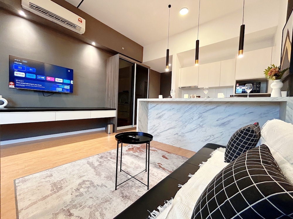 Chambers Residence by Manhattan Group