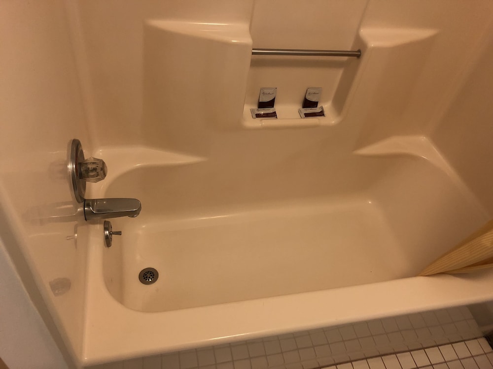Denison Inn & Suites