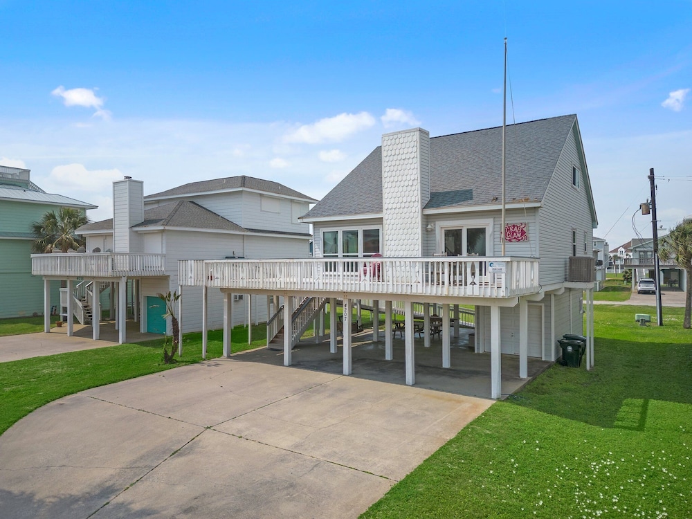 Crab Claw by Ryson Vacation Rentals