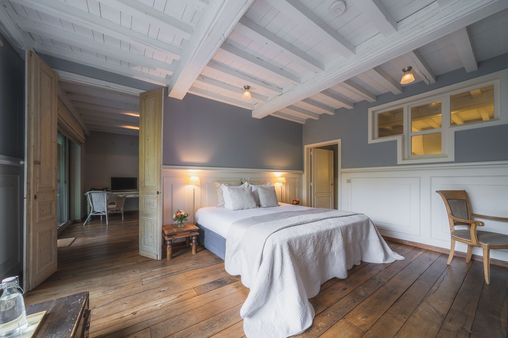 Number 11 Exclusive Guesthouse