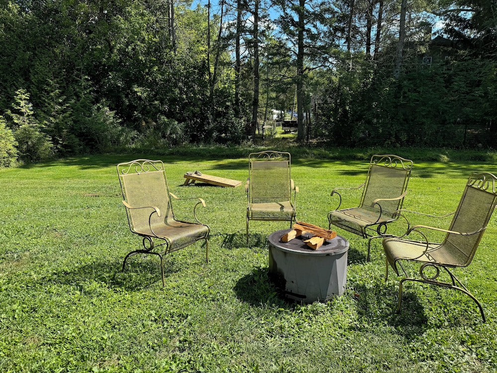Pine Tree Trail Lodge
