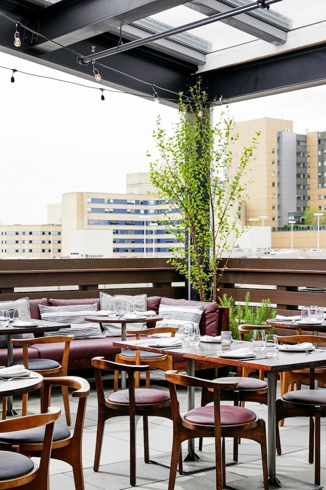 Hartford Vacations - The Blake Hotel - Property Image 12