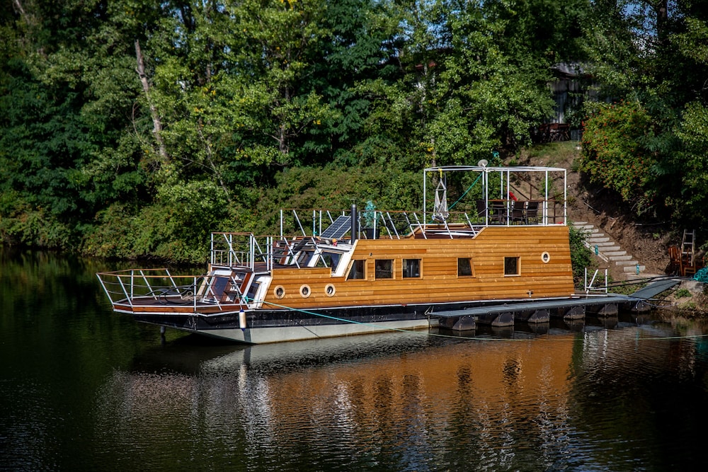 Prague Bay Houseboats