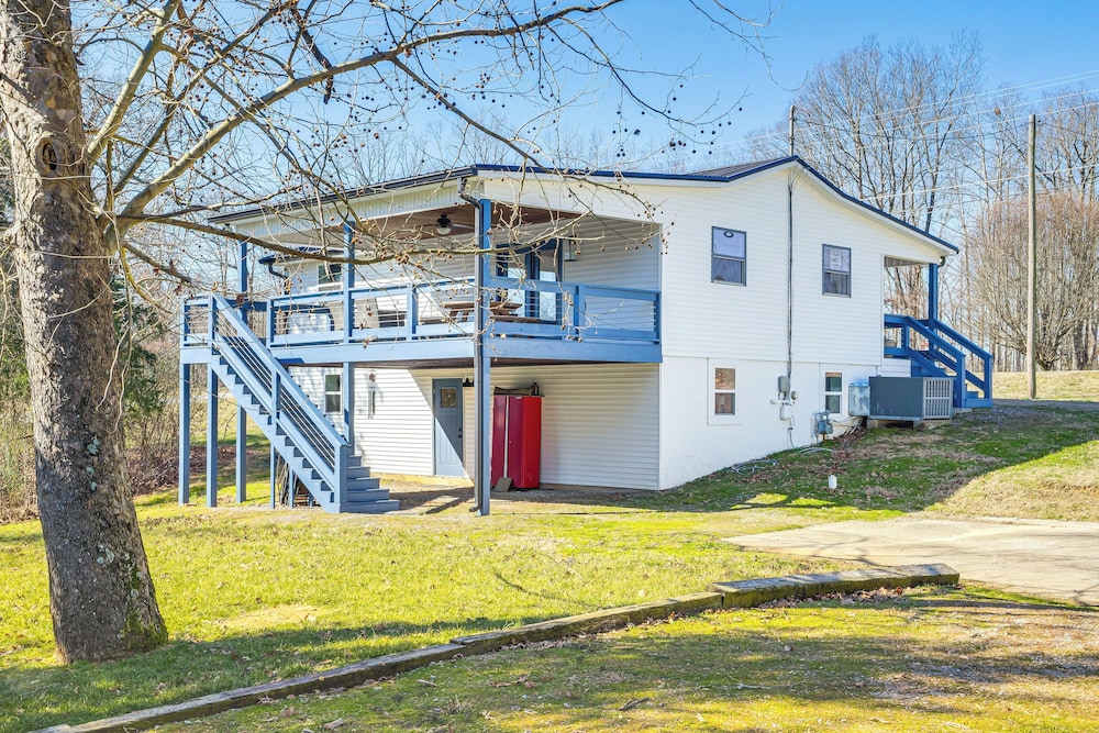 Boat, Fish & Hike: Smithville Home w/ Deck & Yard