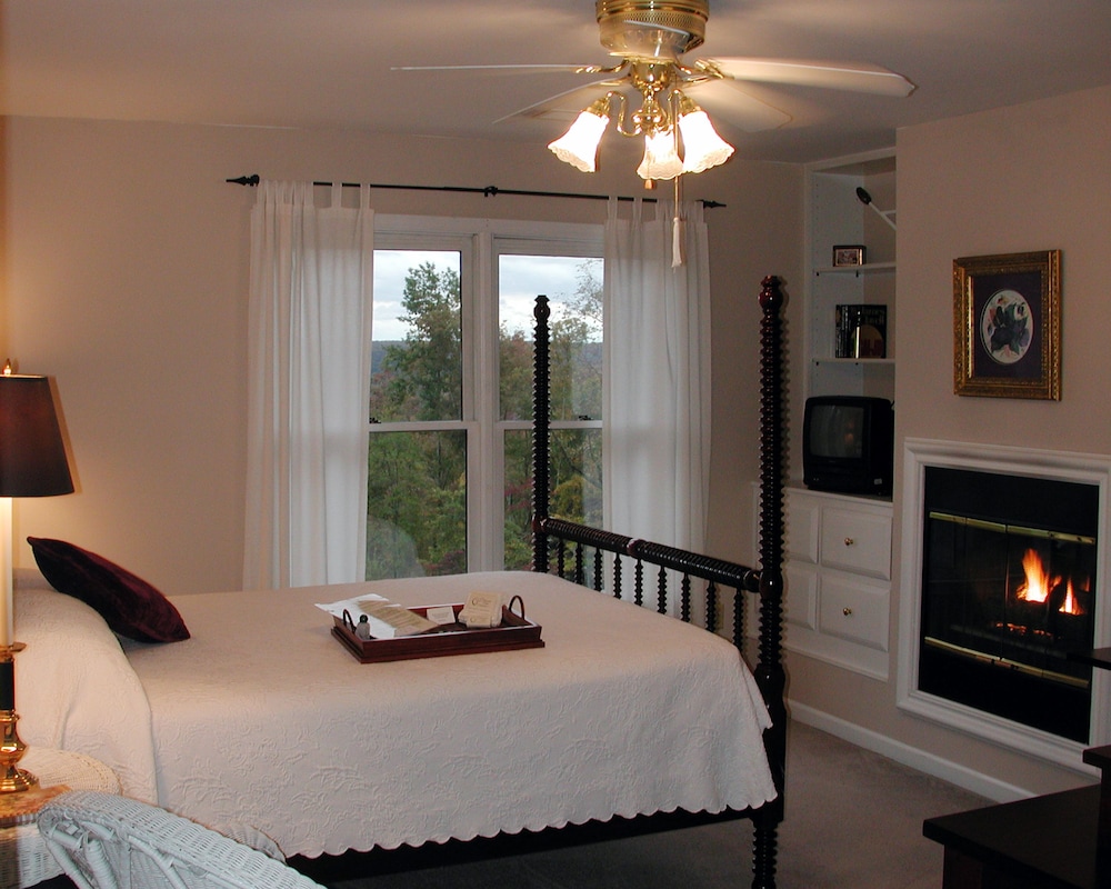 Monterey Vacations - Garden Inn Bed  Breakfast at Bee Rock - Property Image 41