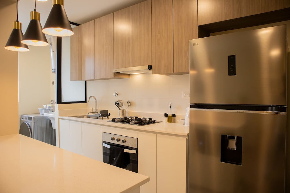 w Chic 1BR Apartment w Scenic Balcony in Central Miraflores