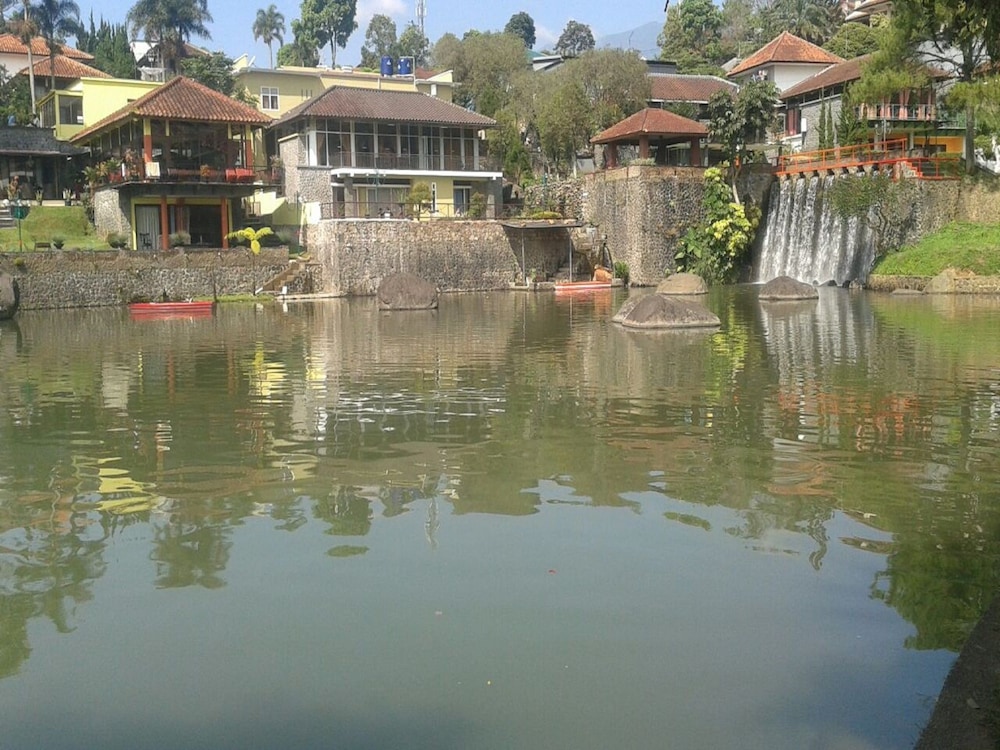 Villa Kota Bunga Happy AA2-11
