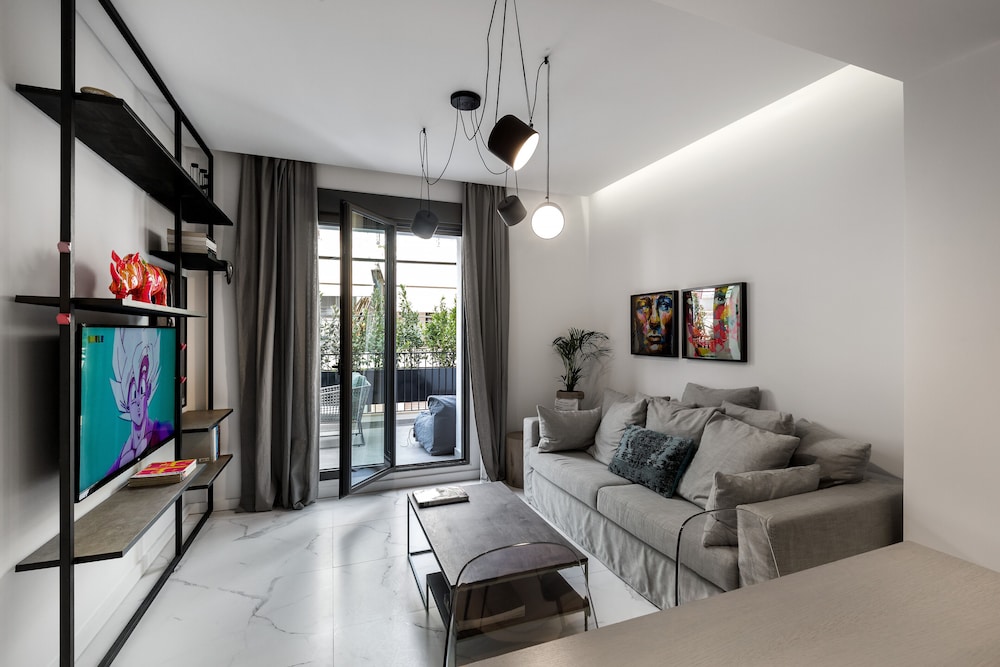 Elysan Urban Stays