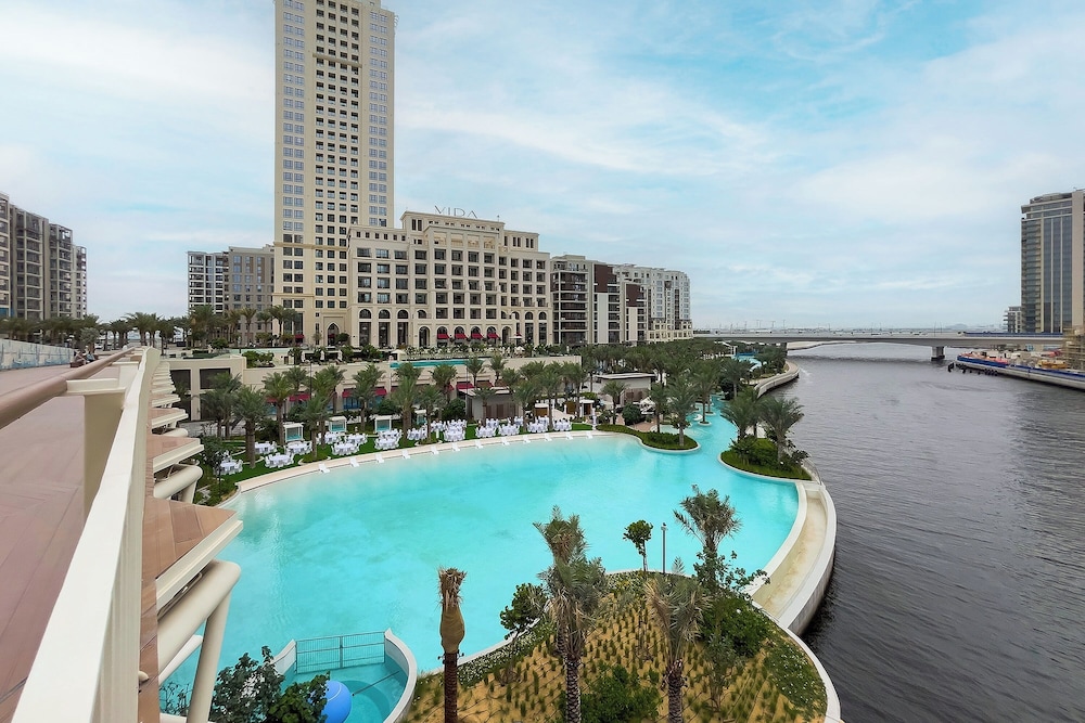 Luxury 1BR at Vida Residences