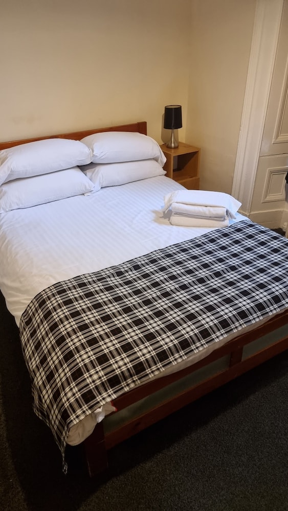 The Hampton Court Guesthouse