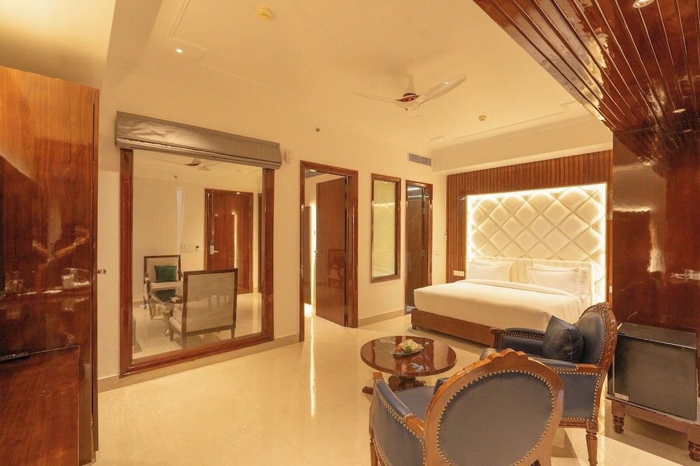 Gajraula Sukhdev Dhaba & Resort