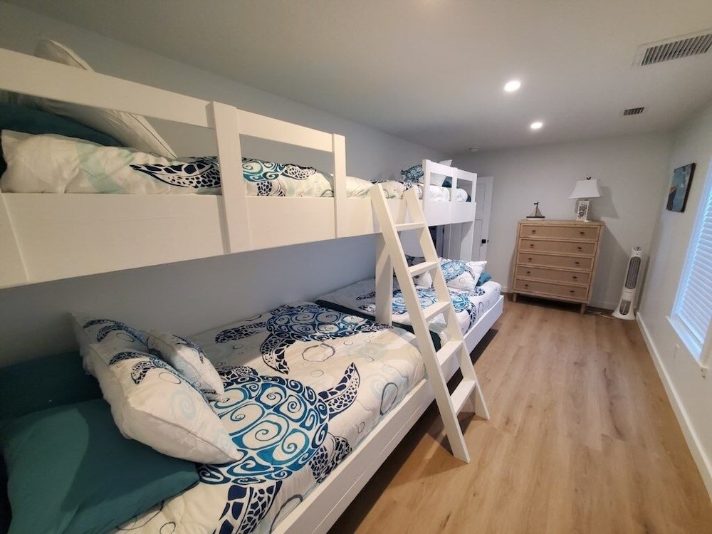 Coastal Bliss - Oceanfront Home 3 Bedroom Home