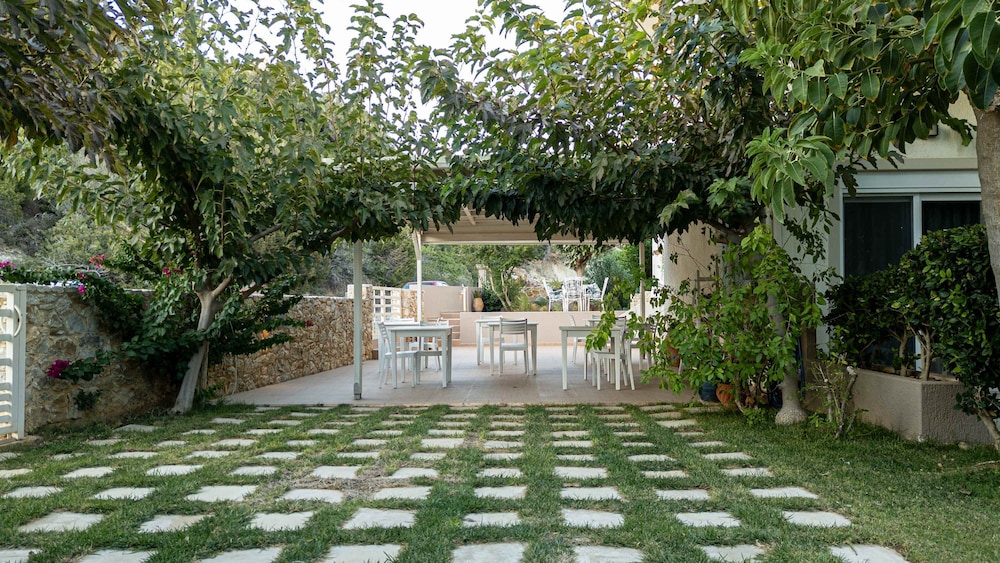 Mear Family Escape - Summer Cretan Getaway