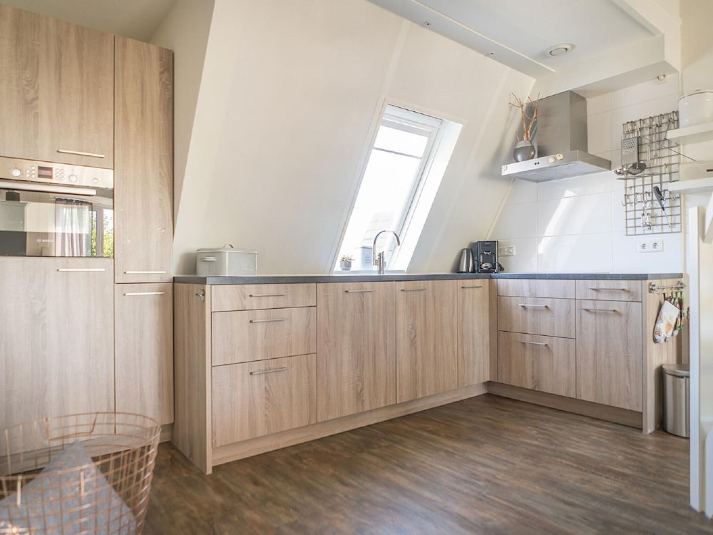 Well-kept Apartment, a Stone's Throw From the sea on Texel view 5