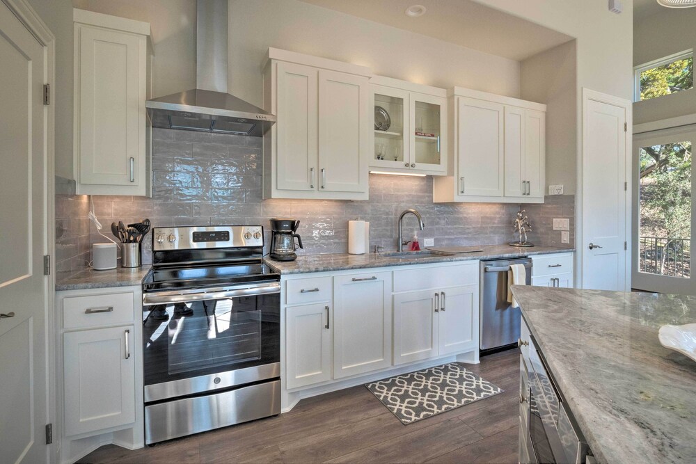 Modern Lake Travis Haven w/ Resort Amenities! - Property Image 28