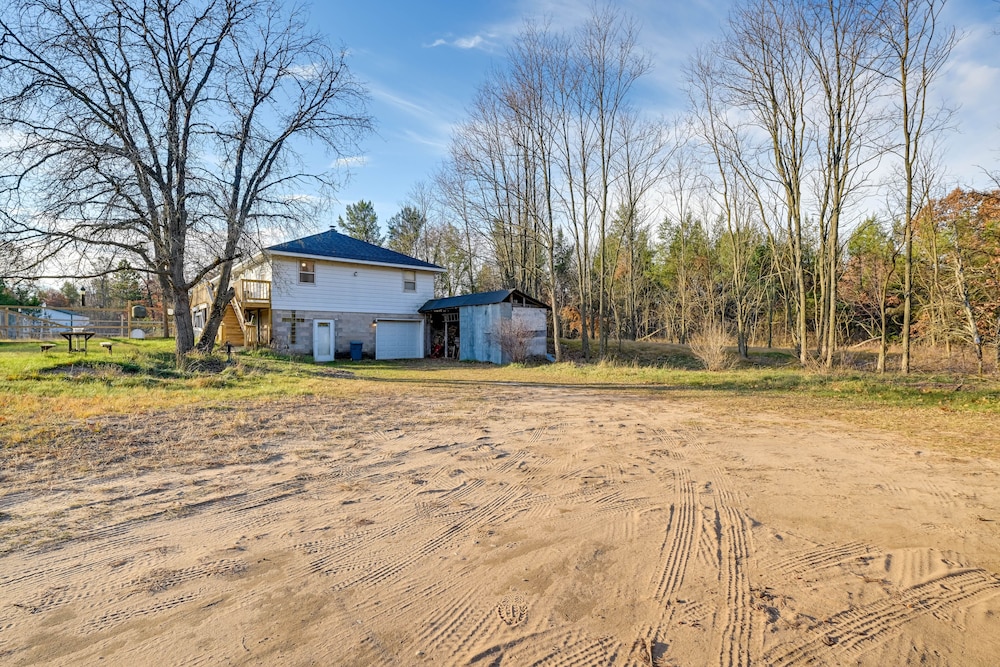 Peaceful Necedah Retreat: 3 Mi to Lakes! view 3