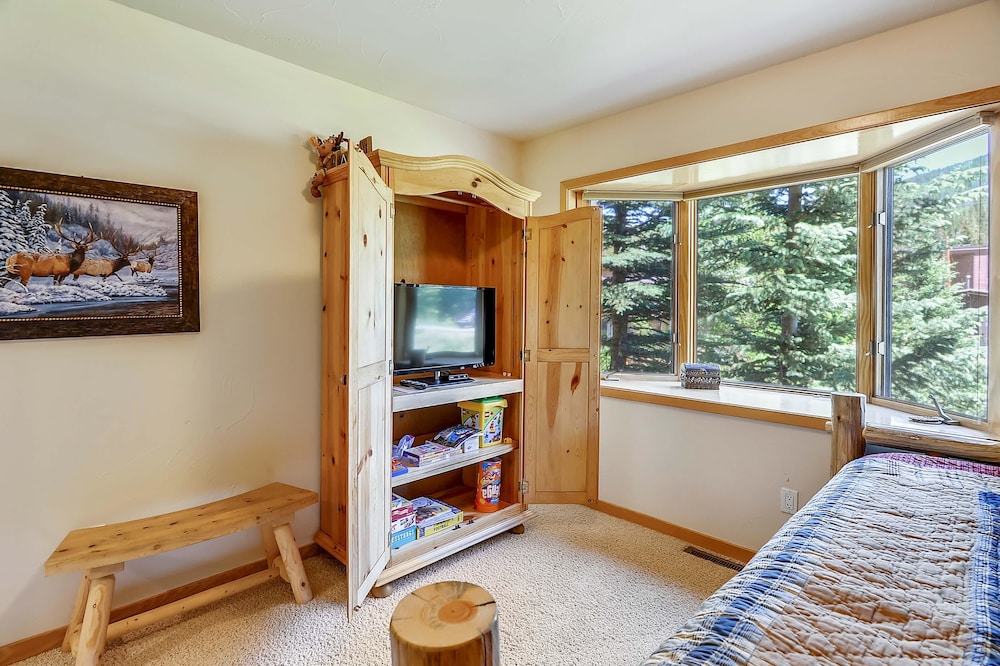 Slopeside 202 3 Bedroom Holiday Home by Winter Park Lodging Company
