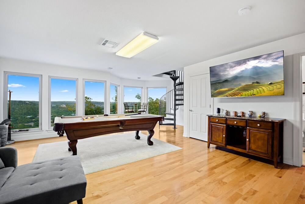 Hillside Infinity Pool Retreat - Image 5