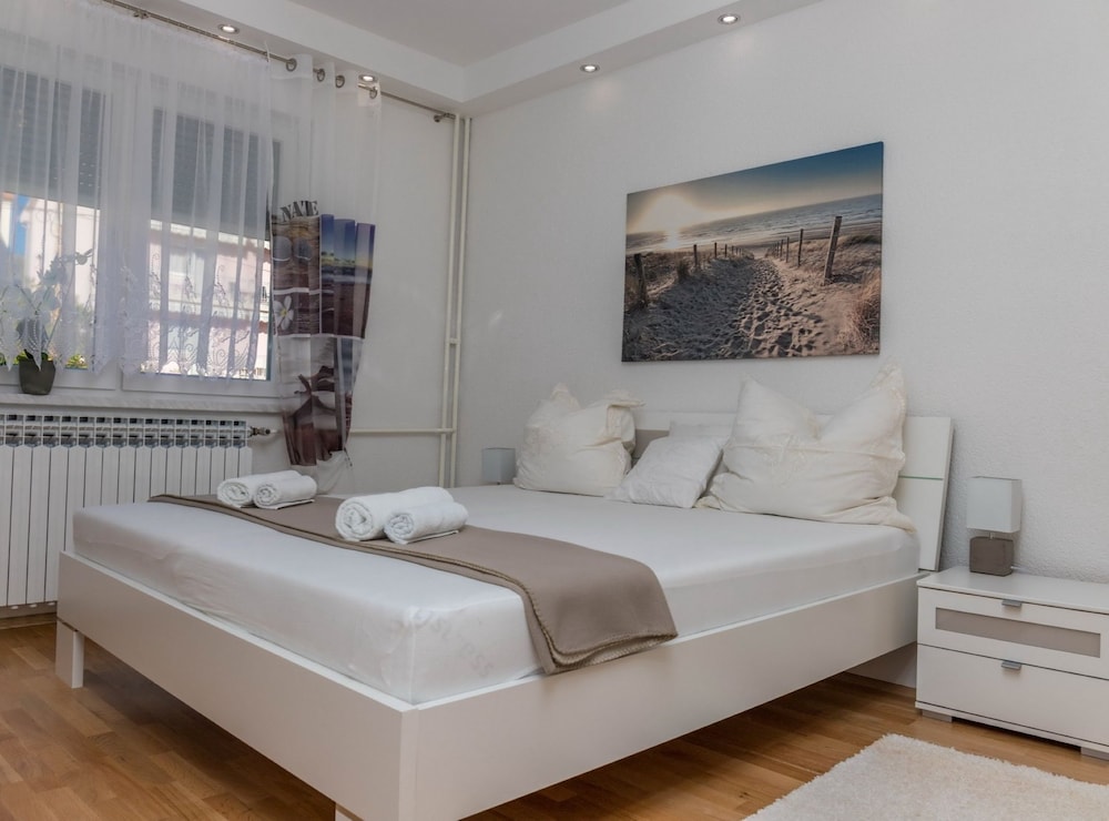 Spacious Novi Vinodolski Apartments With Terrace and Shared Pool