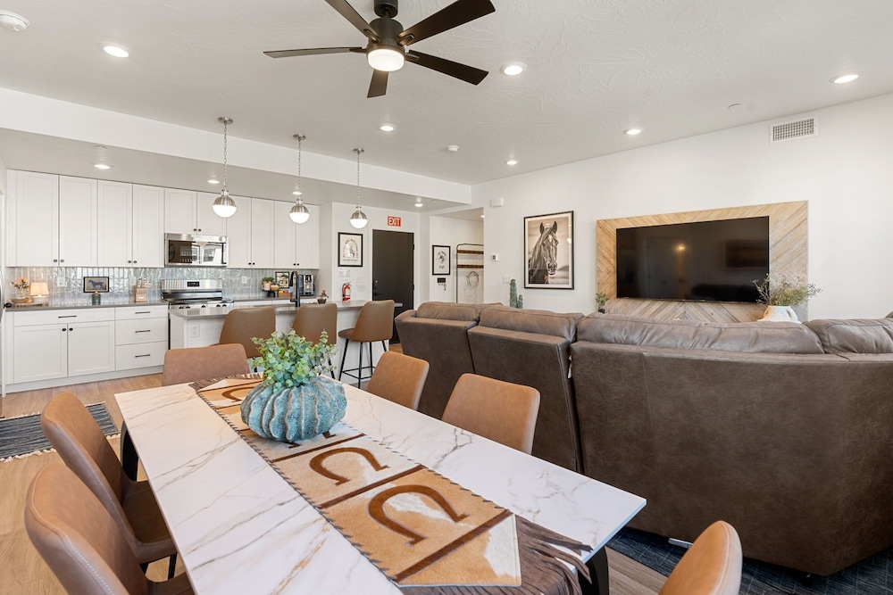 Mane Stay At Terra 3 Bedroom Condo
