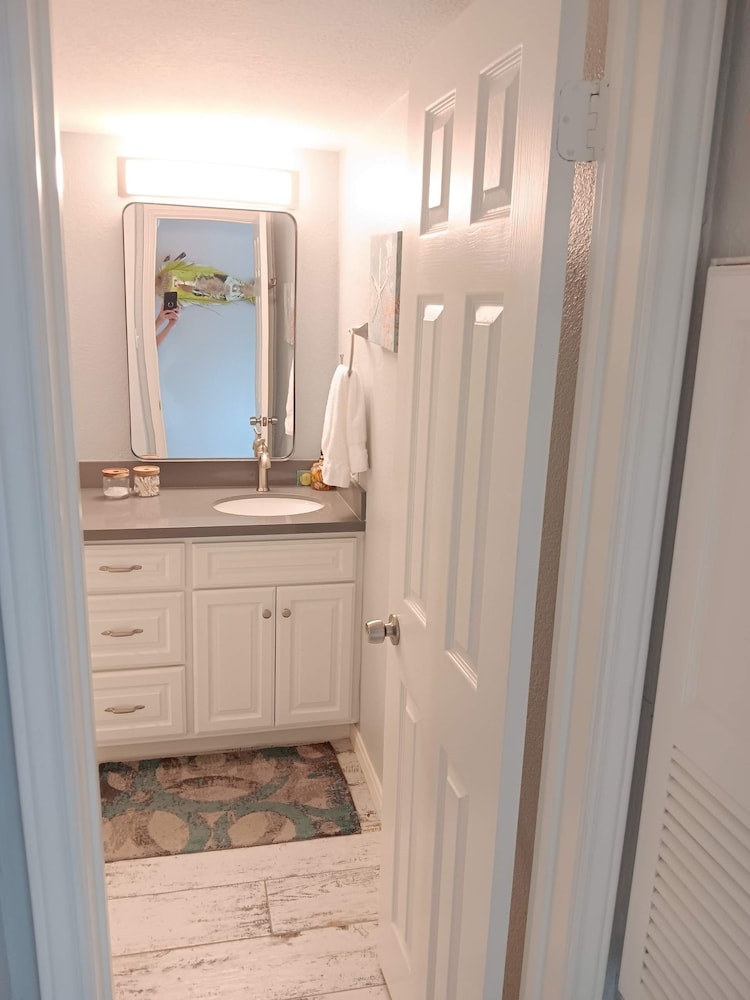 Seascape 1318 1 Bedroom Condo by RedAwning