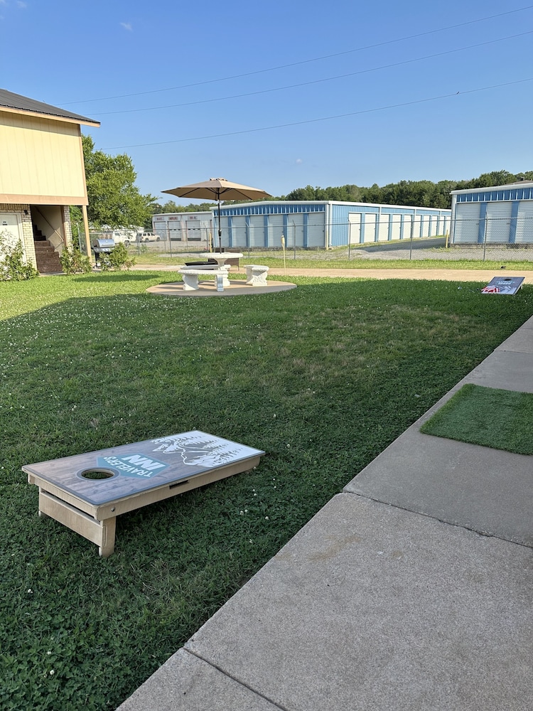 Travelers Inn Motel