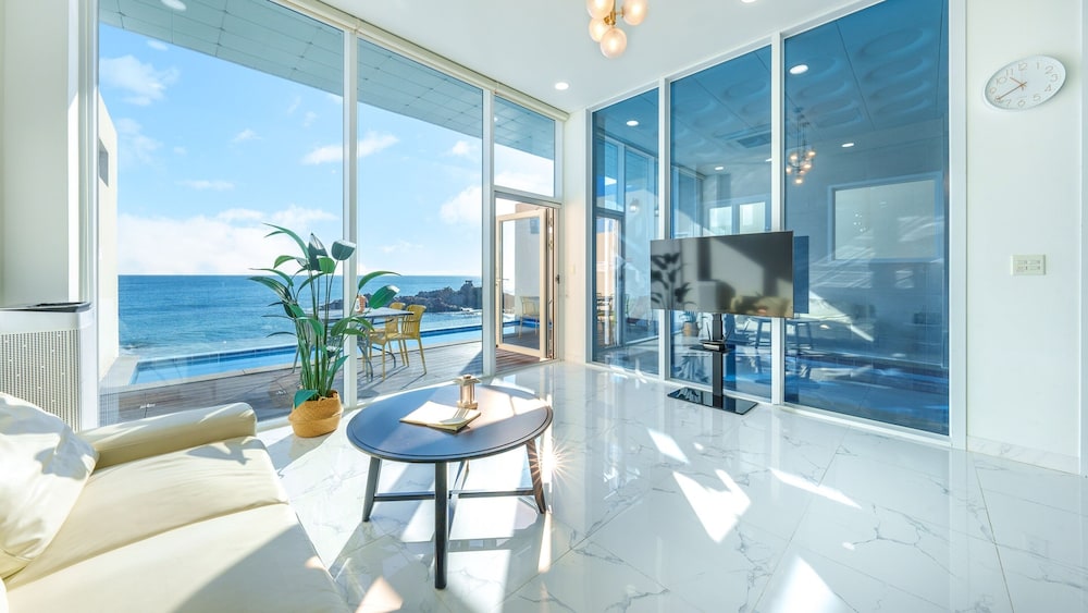 Yeongdeok The Best Pool Villa