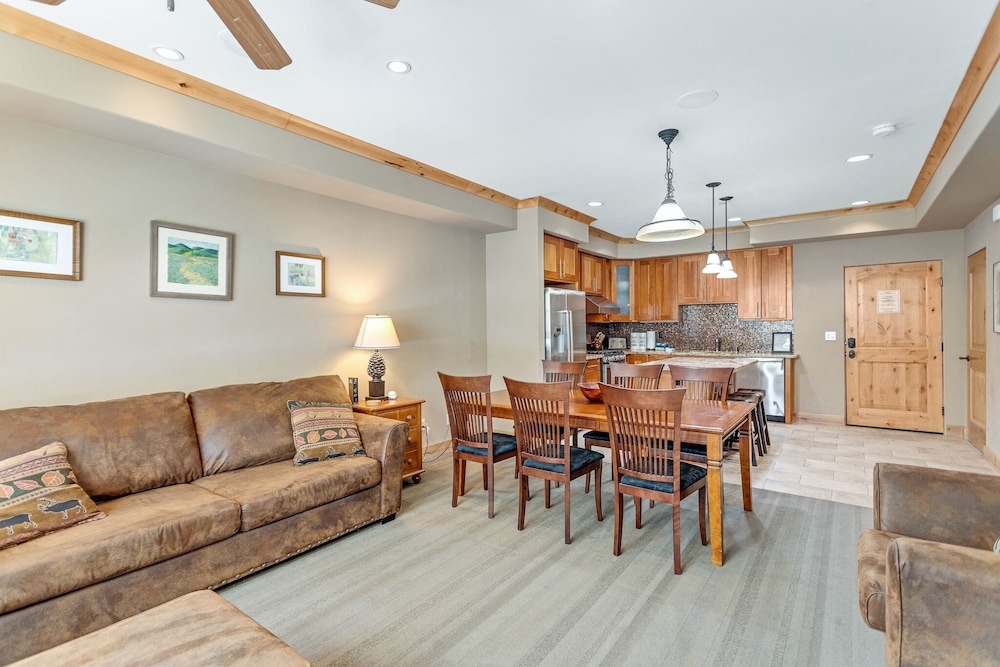 Bear Valley Vacation Condos by RedAwning