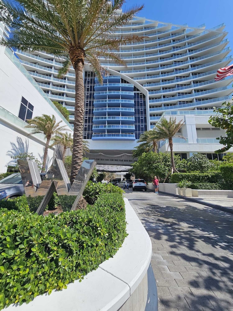 Lux Two BR Suite at W Fort Lauderdale