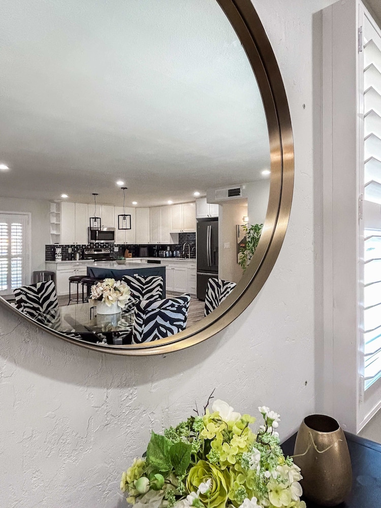 Phoenix 4 BDR Home With Outdoor Entertainment