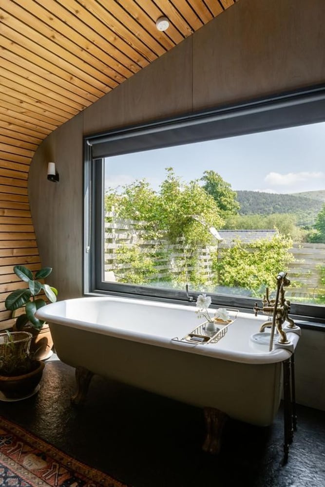 Unique Cabin Wrapped in Beautiful Welsh Scenery
