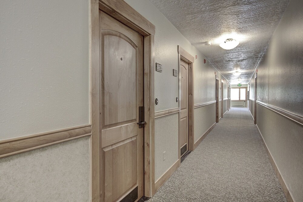 1733 Lenawee 4 Bedroom Condo