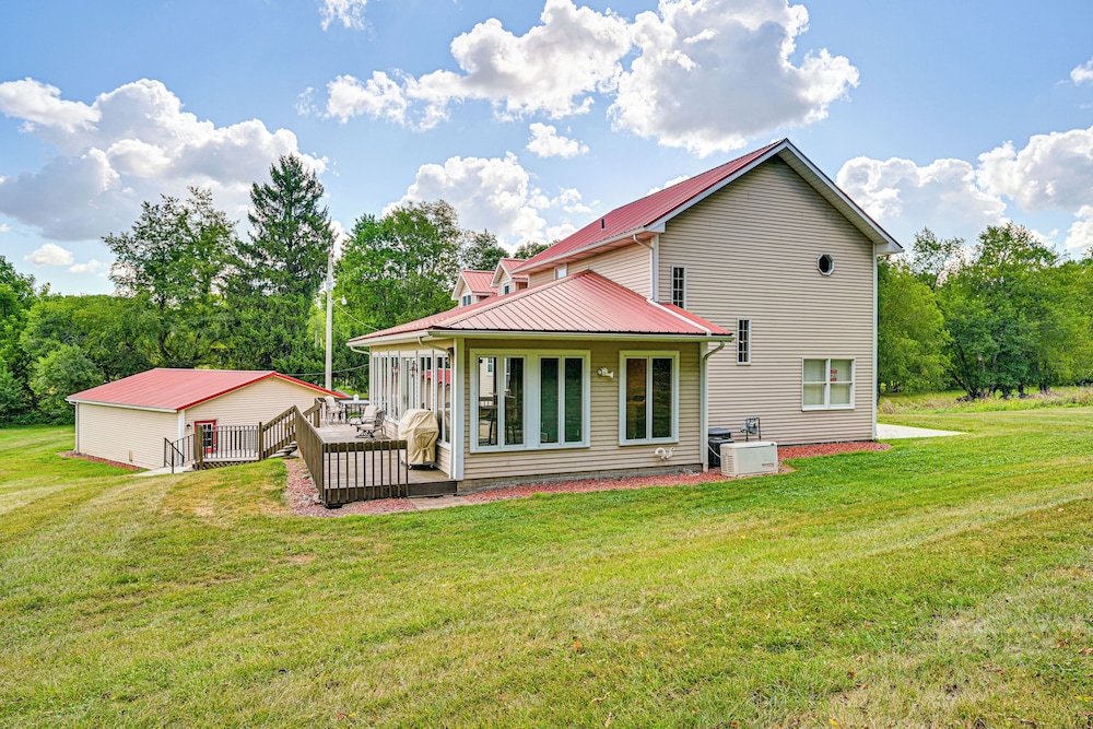 Rural & Private Dover Retreat: Close to Wineries!