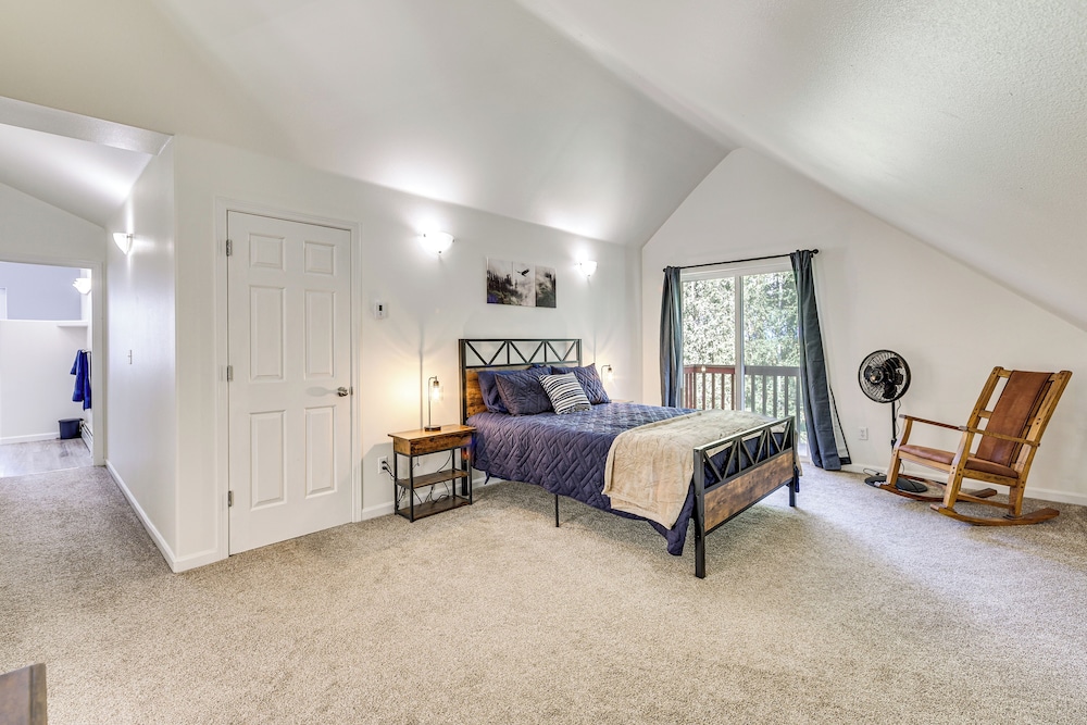 Spacious & Scenic Wasilla Getaway Near Adventures