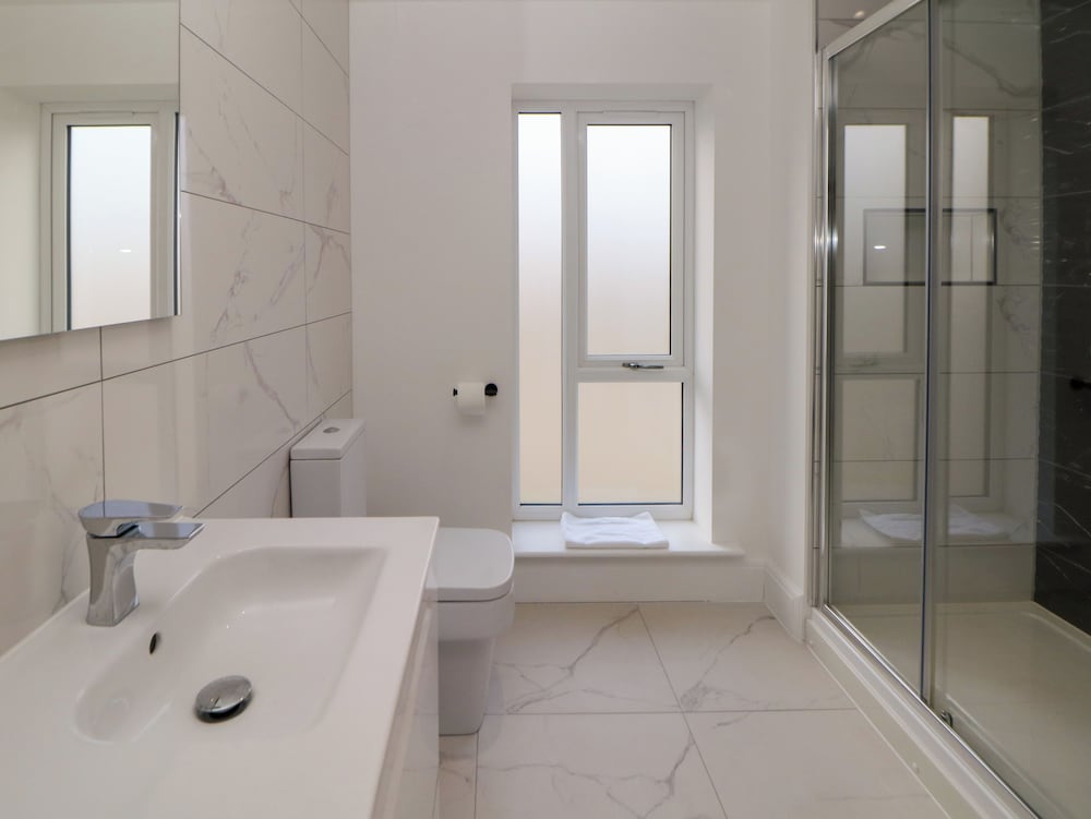 4 Rockcliffe Grange