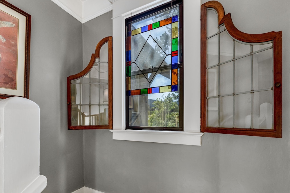 Ashland Vacations - Oak Hill Bed Breakfast - Property Image 7