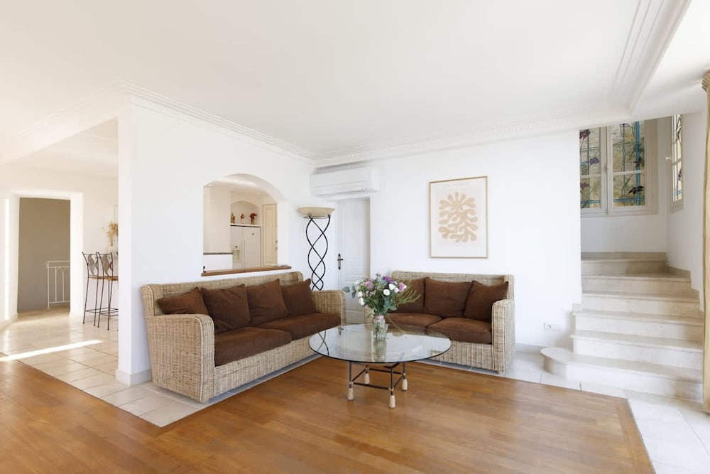 Magnificent Villa With sea View in Theoule sur Mer