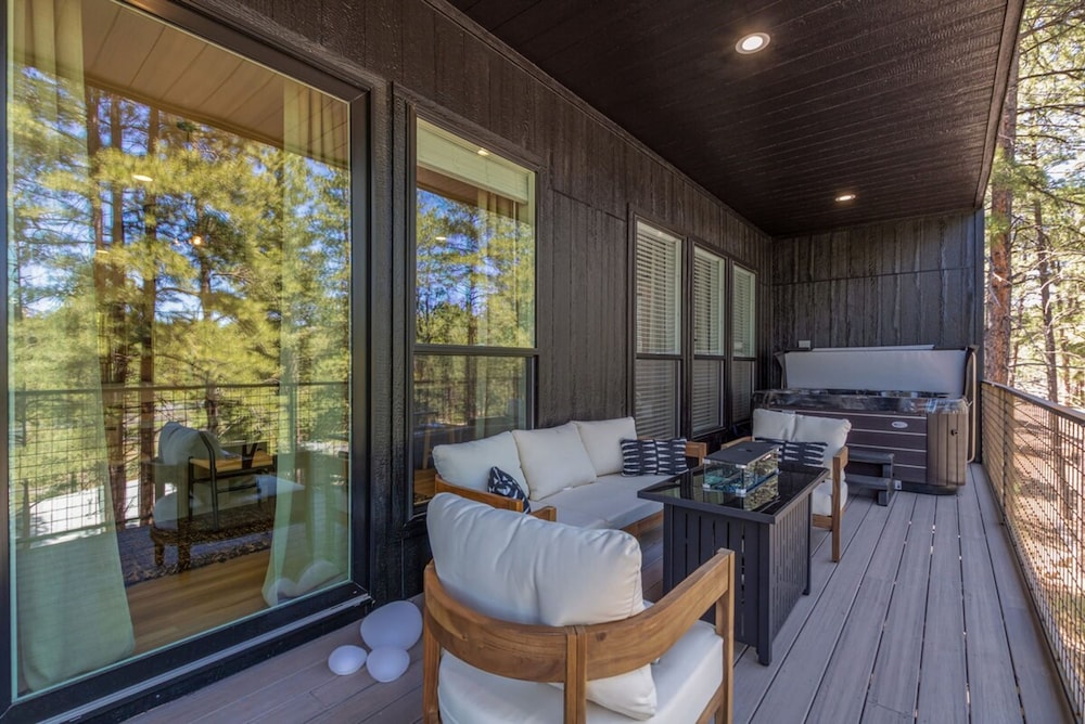 Le Cabin Noir LUX Alpine Retreat Spa BBQ