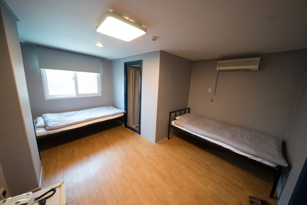 Beewon Guest House - Hostel