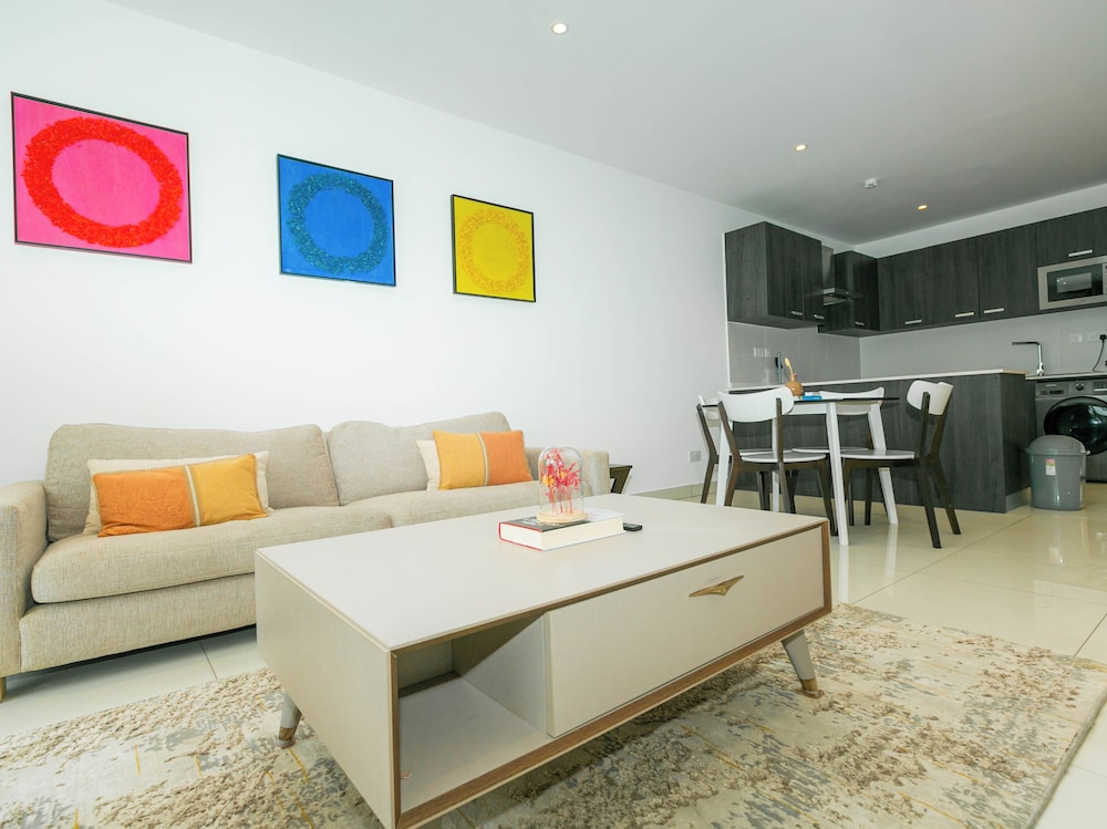 Snug three-bedroom Unit
